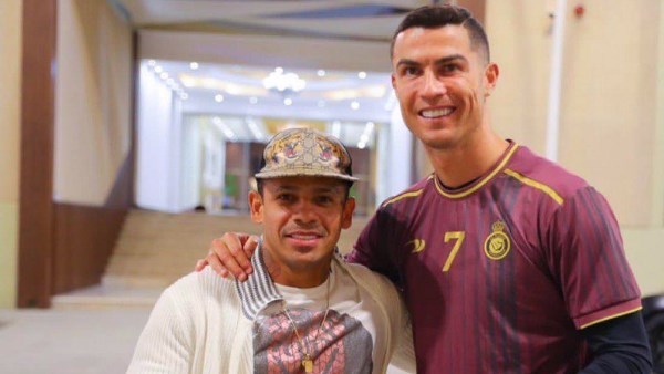 هل أسلم إلتون خوسيه؟.. لاعب النصر السعودي السابق يفاجئ الجماهير