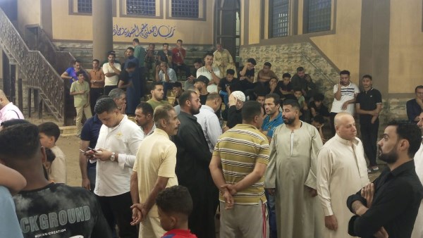  أهالي قرية خالد عبد العال يودعونه