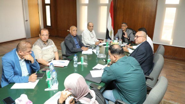 محافظ الجيزة يتابع موقف البنية التحتية بالمنطقة الصناعية والاستثمارية