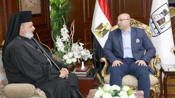 محافظ بني سويف يتلقى التهاني بعيد الأضحى المبارك من قيادات الكنائس والطوائف المسيحية