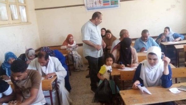 تسجيل 47 فصلا لمحو الأمية بمطاى في المنيا