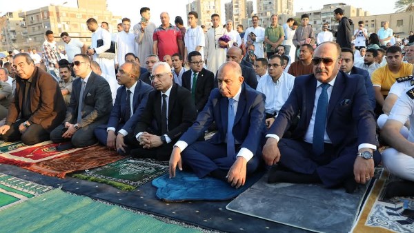 محافظ المنيا يؤدي صلاة عيد الأضحى 