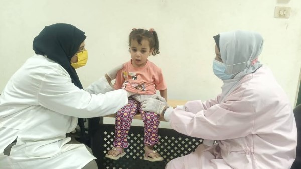 صحة المنيا.. قوافل مجانية تقدم الرعاية لـ2096 مواطنًا في قريتي السرارية وجبل الطير البحرية