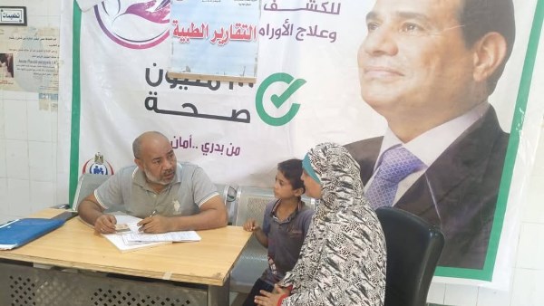 ضمن حياة كريمة.. تقديم أكثر من 7 آلاف خدمة صحية عبر 6 قوافل طبية مجانية بالمنيا