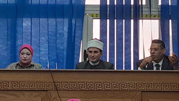 محافظ المنيا: توعية الشباب بمخاطر الهجرة غير الشرعية ضرورة لحماية أرواحهم