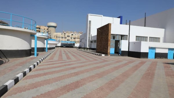 وزير الإسكان يتفقد محطات المياه 