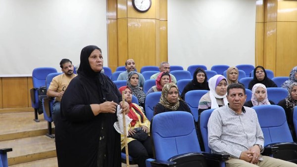 المحافظ يوجه باخلاء عمارة آيلة للسقوط 