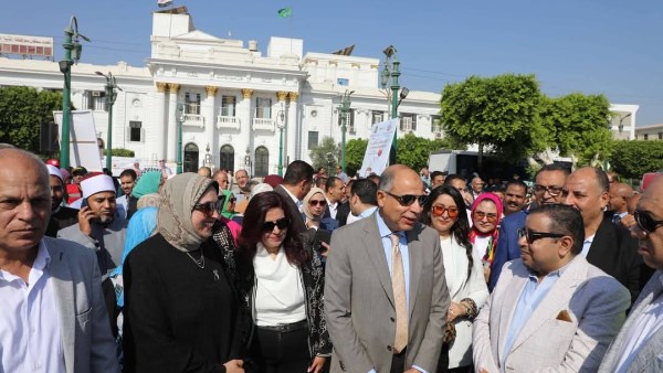 محافظ المنيا خلال الاحتفالية 