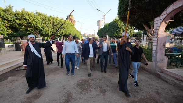 محافظ أسيوط يشارك المواطنين احتفالات عيد الأضحى بنادي العاملين