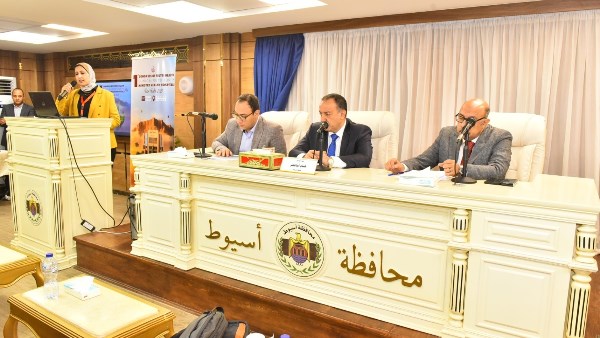 محافظ أسيوط يشهد انطلاق المؤتمر العلمي الأول للتغذية العلاجية لمستشفيات الصحة