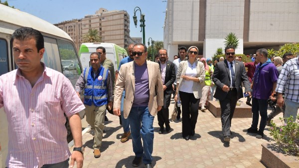  تزامنًا مع اليوم العالمي .. محافظ أسيوط يطلق حملة للتبرع بالدم تحت شعار "تبرعك بالدم حياة"