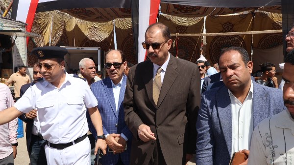محافظ سوهاج يفتتح سوق اليوم الواحد