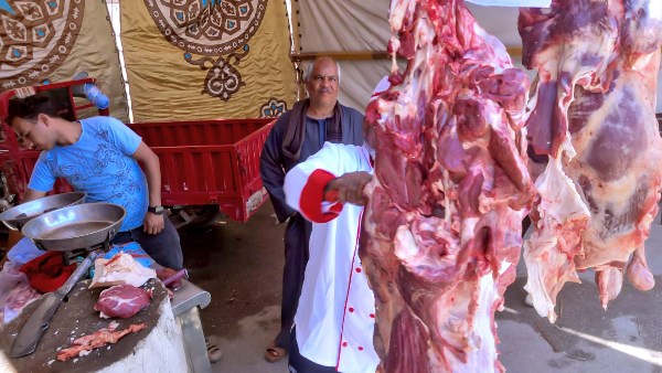 سوق اليوم الواحد باخميم في سوهاج