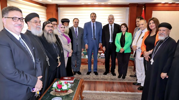 محافظ سوهاج يستقبل المهنئين بعيد الاضحى