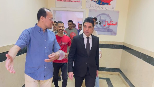 نائب محافظ سوهاج ومدير مركز الأورام