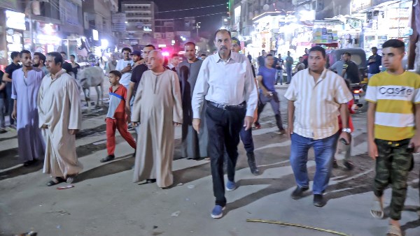 محافظ سوهاج أثناء جولته