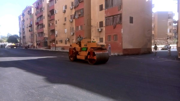 جانب من أعمال الرصف بسوهاج