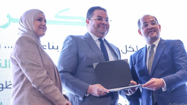 وزارة المالية ومصلحة الضرائب تكرمان الأهلي