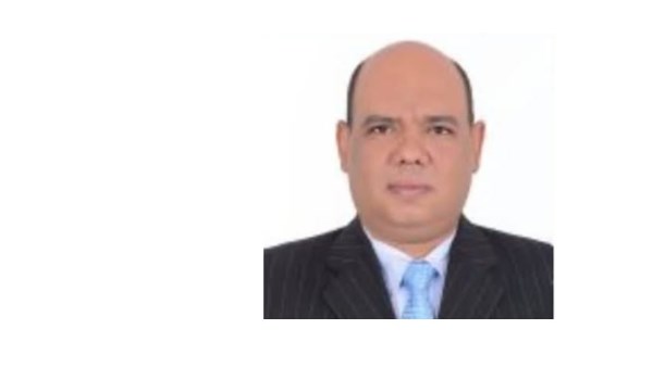 أستاذ جامعة جنوب الوادى