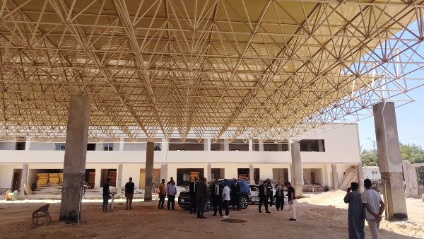 أخبار قنا.. مساعدات عاجلة لمراقبي الثانوية العامة المصابين.. انتهاء مشروع موقف نجع حمادى الجديد في يوليو