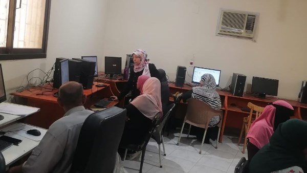 دورات تدريبية متخصصة لرفع كفاءة العاملين بالقطاع الحكومي في محافظة الأقصر