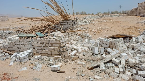 إزالة ١١ حالة تعدى بإسنا وإسترداد ٣٦ آخرى غير مستوفية شروط التقنين