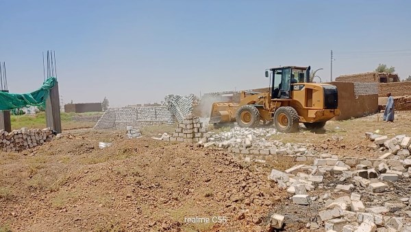 حملة مكبرة بإسنا جنوب الأقصر لإزالة ٤٤ حالة تعدى على الأراضى الزراعية وأملاك الدولة
