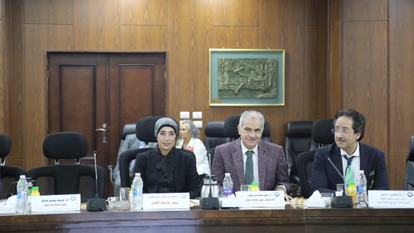رئيس جامعة الأقصر تشارك في اجتماع المجلس الأعلى للجامعات برئاسة وزير التعليم العالي بجامعة دمياط