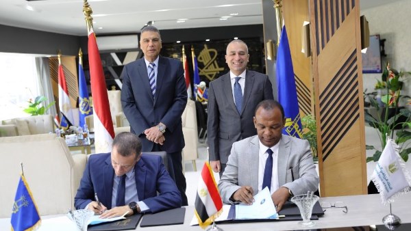 برتوكول تعاون بين أسوان والبنك الزراعى لإحلال سيارات 