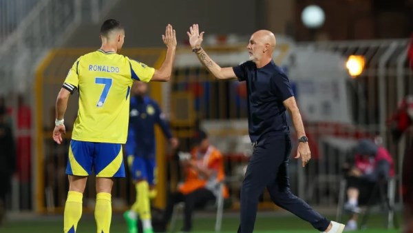بالإيطالية .. رونالدو يعلق على إقالة بيولي من تدريب النصر