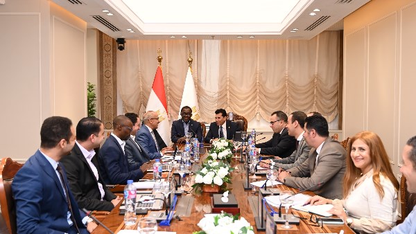 لمتابعة  آخر المستجدات   لنقل المقر الجديد للاتحاد الافريقي لكرة  القدم إلى العاصمة الإدارية