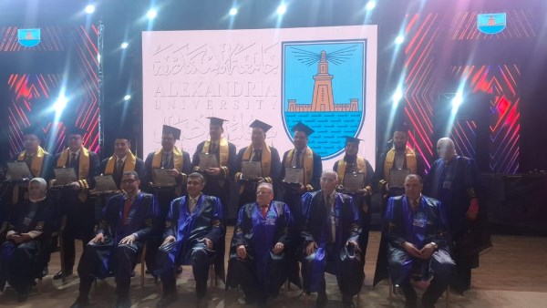 تخريج دفعة جديدة من الدراسات العليا المهنية بكلية الأعمال