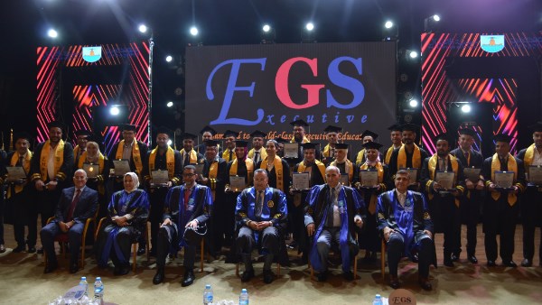 رئيس جامعة الإسكندرية يشهد تخرج دفعة جديدة من طلاب الماجستير المهنى