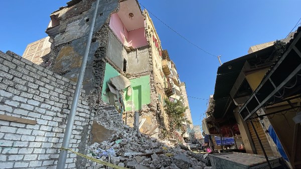 انهيار أجزاء من عقار بالإسكندرية