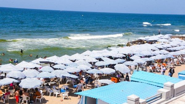 شواطئ الاسكندرية في العيد