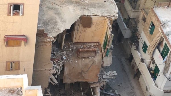 انهيار عقار قديم بباكوس شرقي الإسكندرية