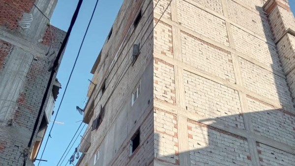 عقار مائل بالإسكندرية