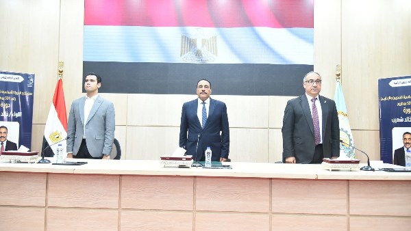 محافظ مطروح خلال الاحتفالية  