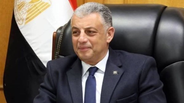 محافظ الإسماعيلية يتابع حجاج الجمعيات الأهلية بالمحافظة  أولًا بأول ويطمئن على سلامتهم
