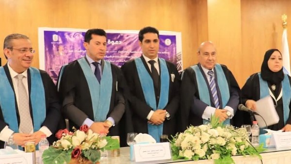 خلال مناقشة الرسالة