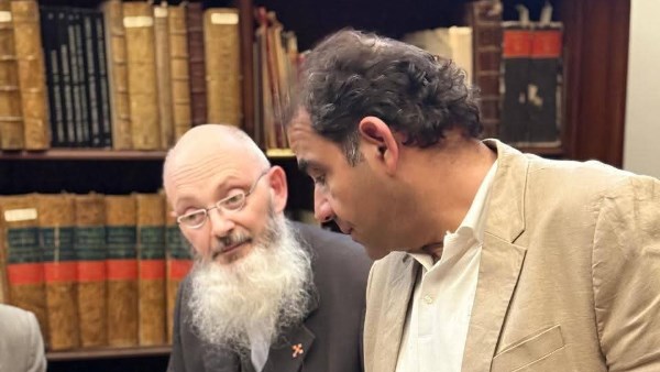 مكتبة الامبروزيانا بكنوزها التاريخية بميلانو تستقبل رئيس جامعة بورسعيد