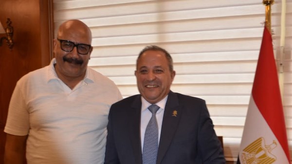 محافظ بورسعيد يستقبل المهنئين بعيد الأضحى المبارك