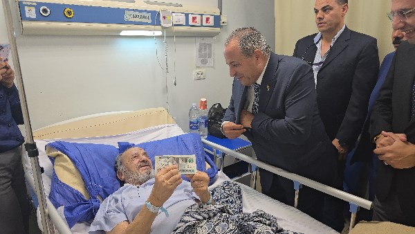 عدية محافظ بورسعيد لأهالي الباسلة 