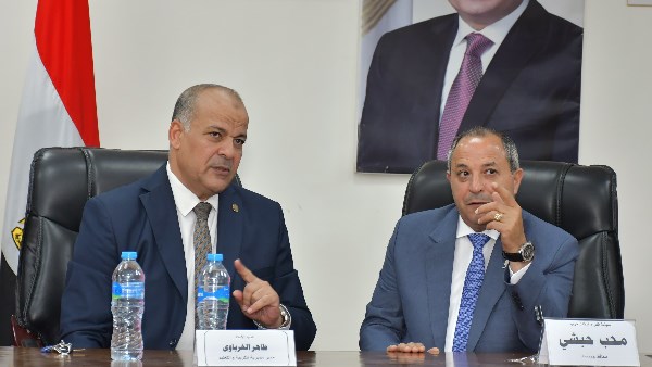 محافظ بورسعيد يشدد على الالتزام بالإجراءات خلال امتحانات الثانوية 