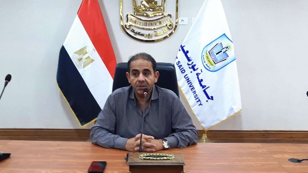 رئيس جامعة بورسعيد يجتمع باللجنة التنسيقية العليا للتصنيف
