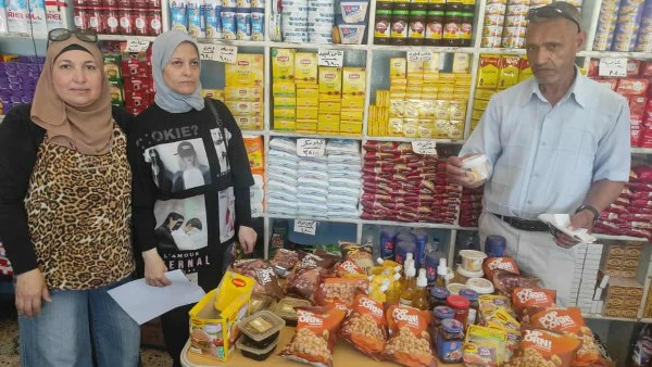 حملة تمشيط للأسواق تسفر عن ضبط مواد غذائية متنوعه منتهية الصلاحية 
