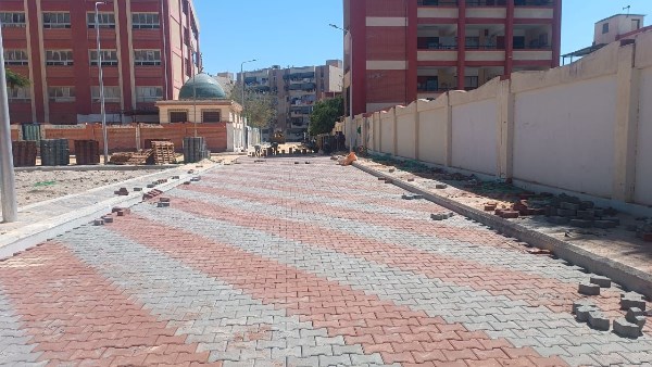بدء أعمال رصف الشوارع الداخلية بمساكن الحزب  فى بورفؤاد