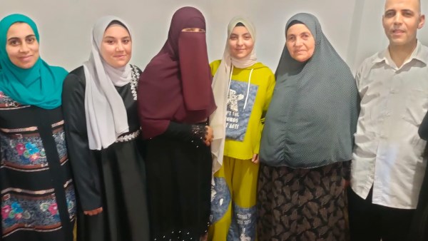 اسرة الطالبة 
