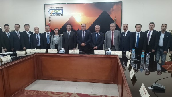 وفد جامعة yangzhou الصينية يزور مركز البحوث الزراعية لدراسة التعاون