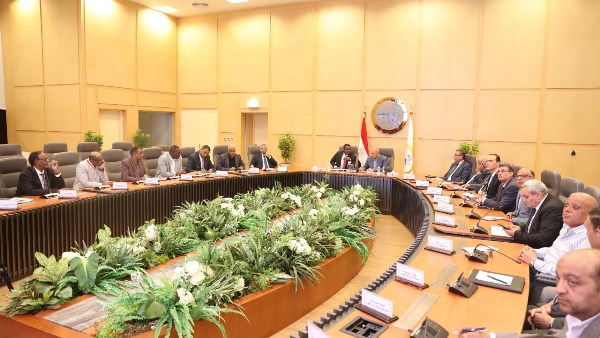 مصر والسودان: دفعة جديدة للتكامل في مشروعات النقل والبنية التحتية